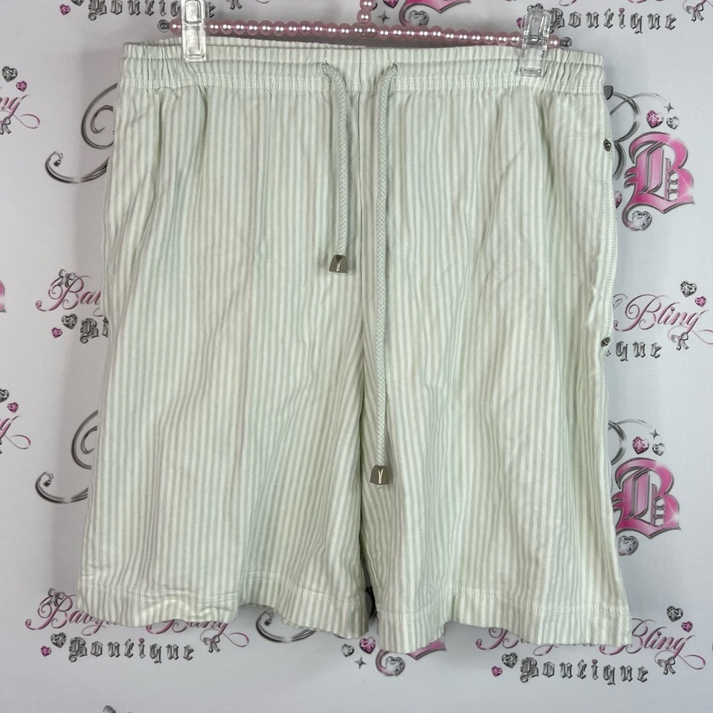 Liz Claiborne short long style white Light Gray Striped Shorts vintage.